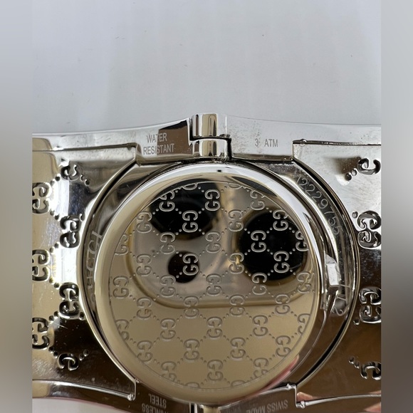 Gucci Twirl Stainless Steel Bangle Bracelet Watch - Picture 12 of 16